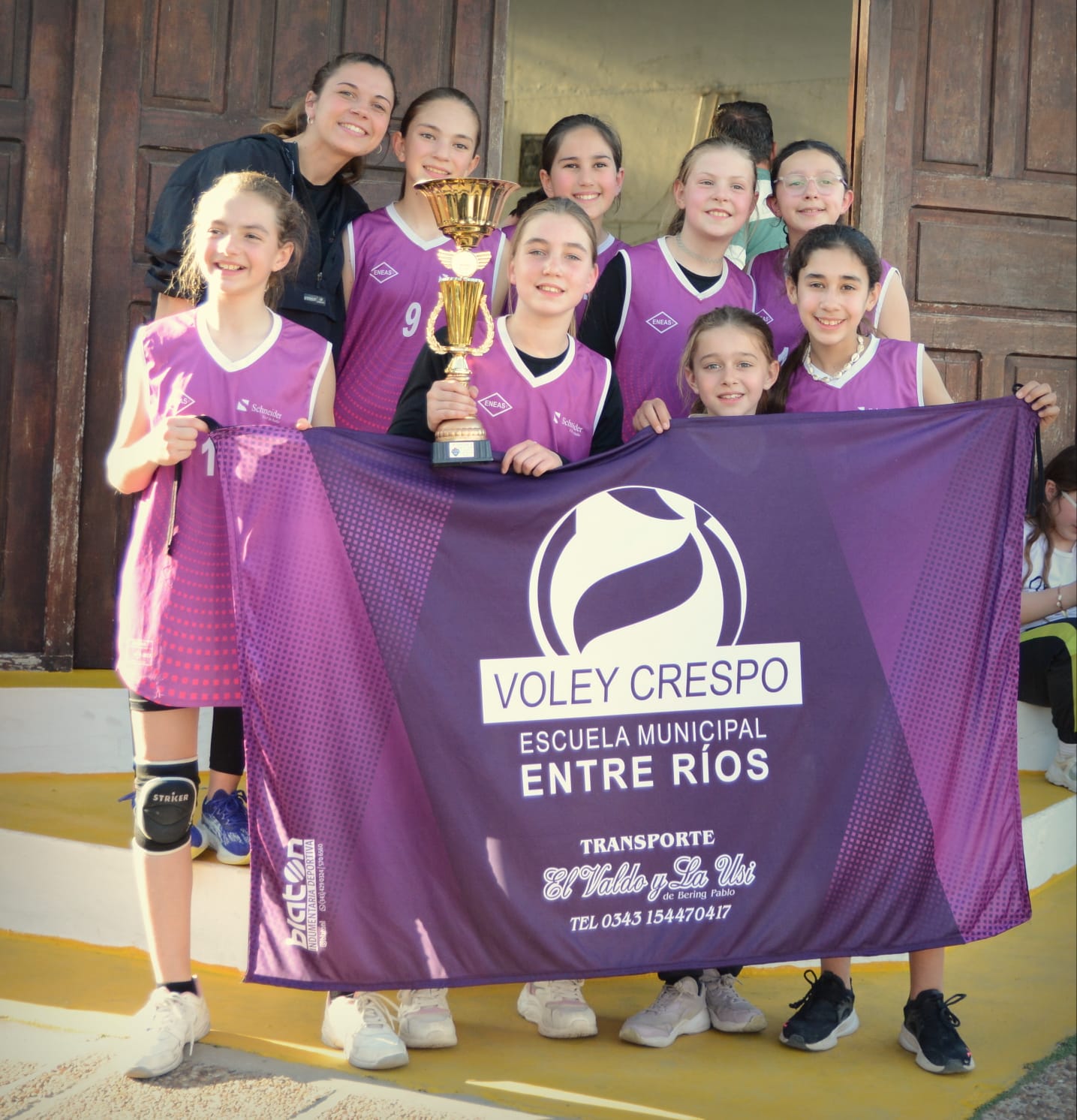 La Escuela Municipal de Crespo levantó el trofeo en Valle María