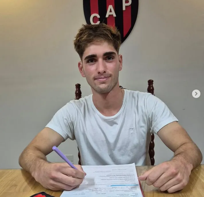 Gaetano Motta firmó su primer contrato profesional con Patronato