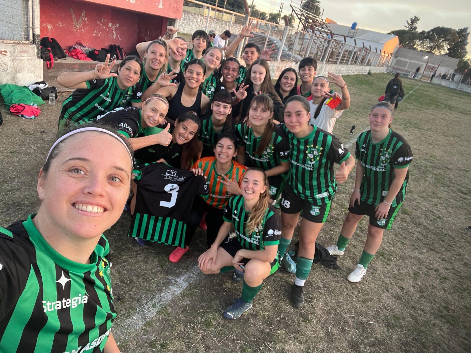 Se inició el certamen del fútbol femenino